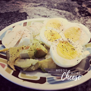 PCOS friendly breakfasts avocado and eggs
